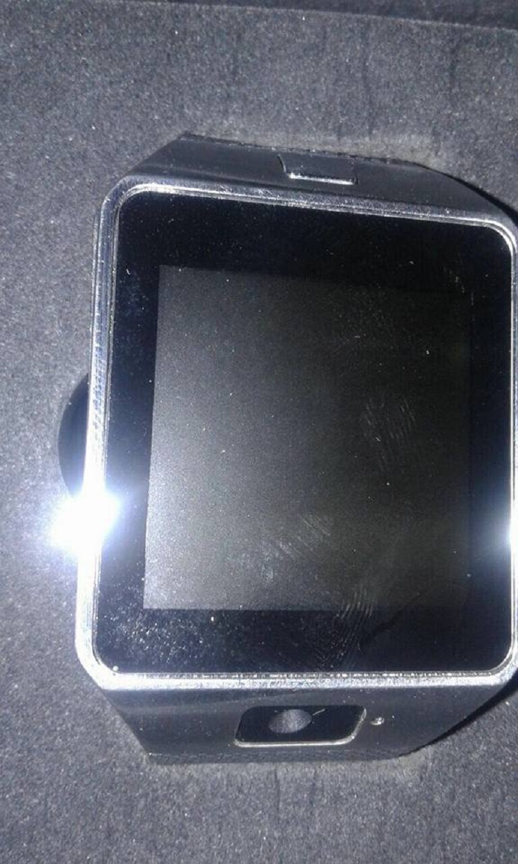 Policia: Këto janë aparatet që po shpërndahen për fotografimin e votës (FOTO)