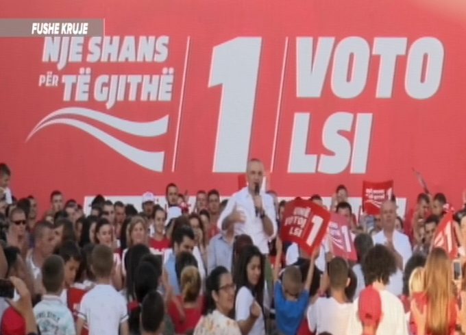 Meta flet për Ramën dhe Ruçin: I njoh sa trima janë, njëri veshi fustan grash kur iku në Greqi