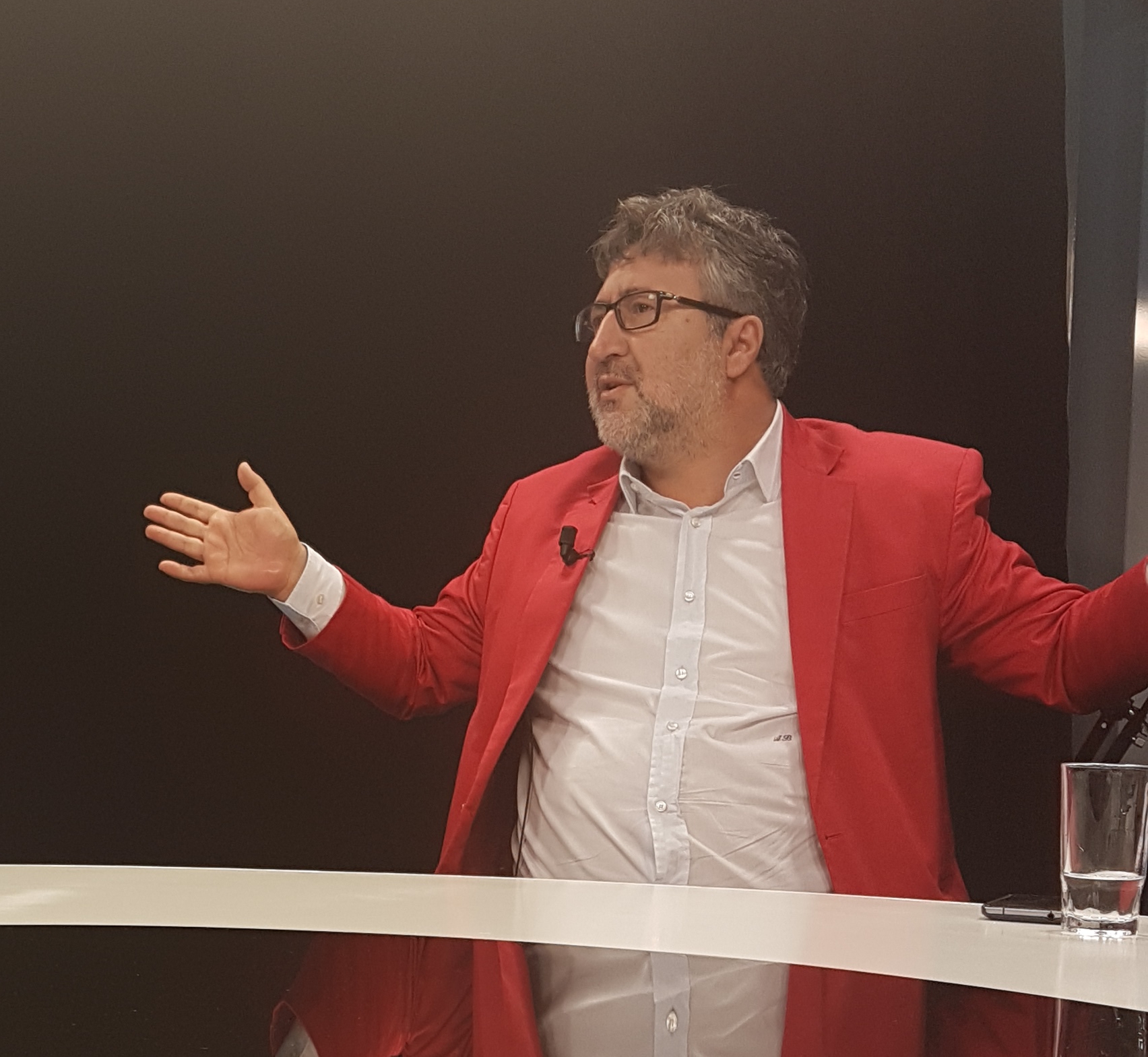 Andi Bejtja: Rama nuk e dashuroi, por e palloi Bashën