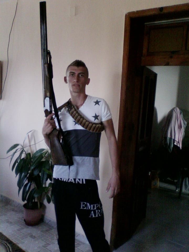 Në banesën e vrasësit të Artan Cukut, rrëfehen të afërmit