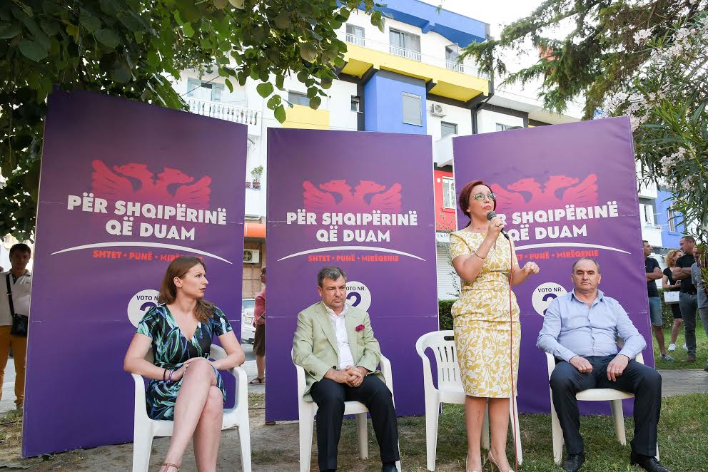 Dako, Spahiu dhe Dhamo, takim me banorët e lagjes nr.1 (FOTO & VIDEO)