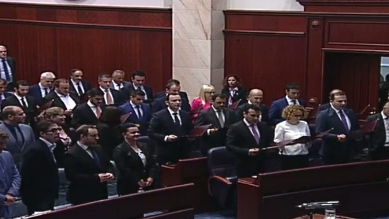 Maqedonia me qeveri të re, këta janë 8 ministrat shqiptarë në kabinet