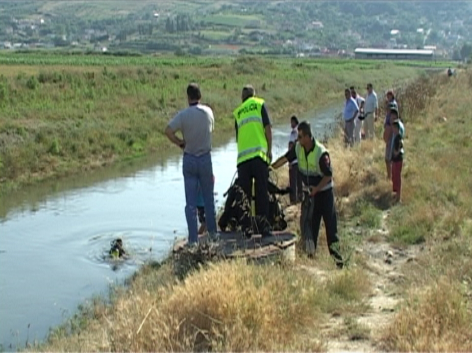 I humbur prej 3 ditësh nga banesa, gjendet i mbytur në kanal