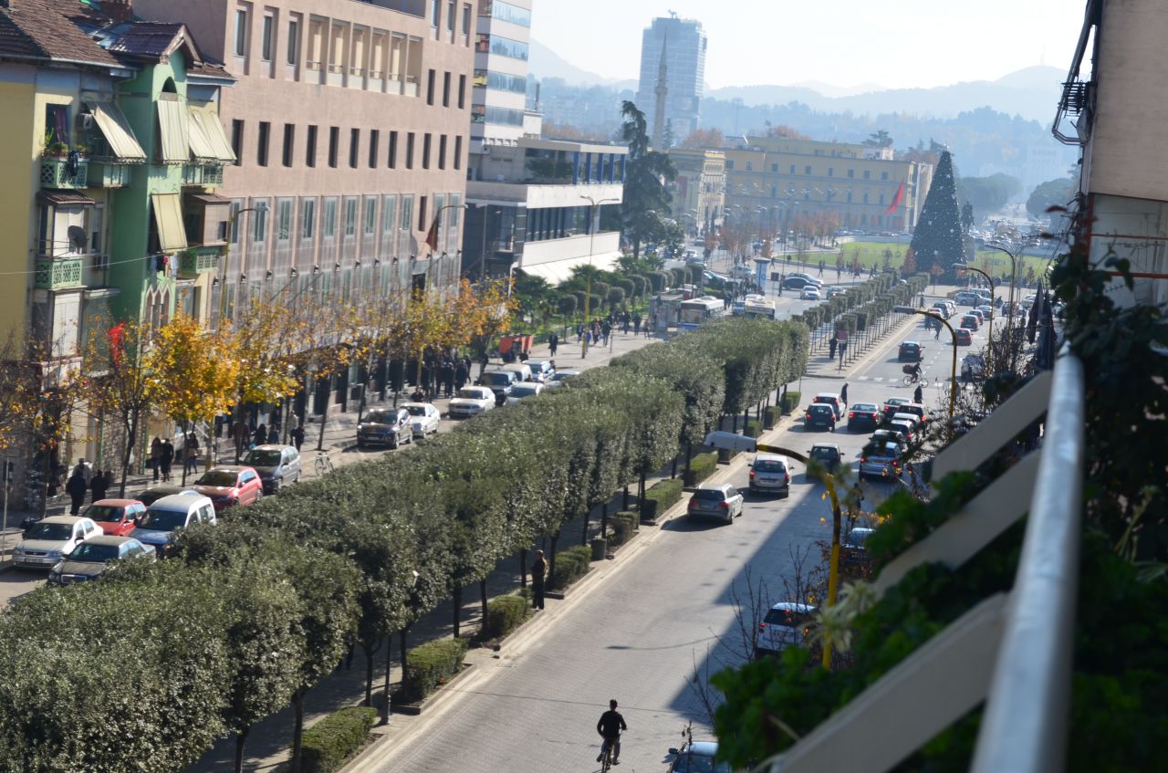 Gjendet i vdekur në hotel i dënuari për vrasje