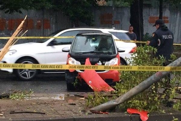 E reja përplas këmbësoren me ‘Smart’, rëndë në spital