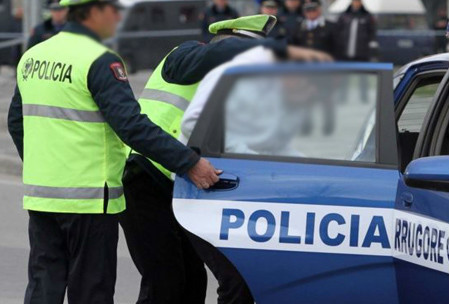Durrës, arrestohet në flagrancë drejtuesi i fuoristradës