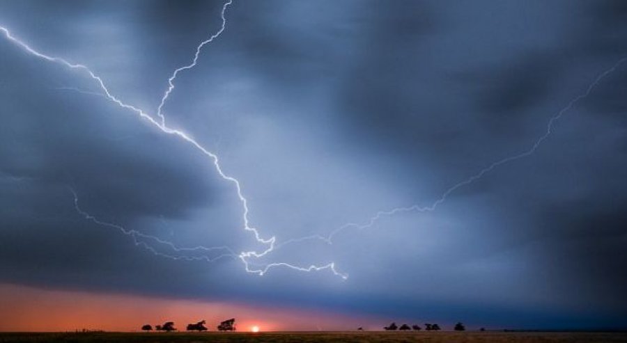 Vdekja e dhimbshme e 31-vjeçarit, u godit nga rrufeja