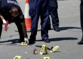 Furgoni përplas këmbësorin në Durrës, përfundon në spital