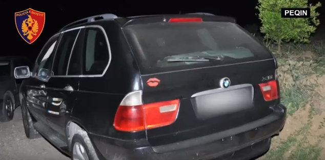 65 kg kanabis dhe mbi 2 mijë € brenda ‘BMW X5’, 4 në pranga