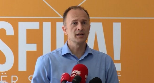 Nuk u fut në Parlament, Gjergj Bojaxhi jep dorëheqjen si kryetar i Sfidës