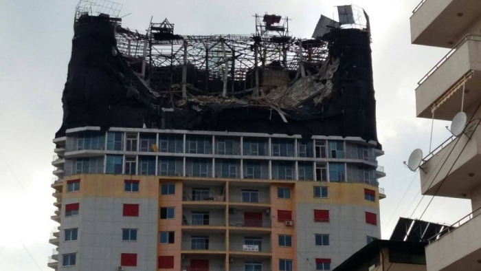 Shembja te pallati 21-katësh, arrest shtëpie për ndërtuesin durrsak