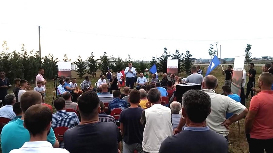 Agron Duka u drejtohet durrsakëve: Mos e shisni votën për 50 mijë lekë!