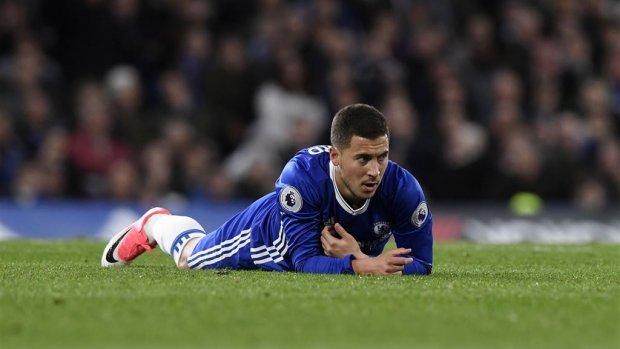 Eden Hazard, tre muaj larg fushave