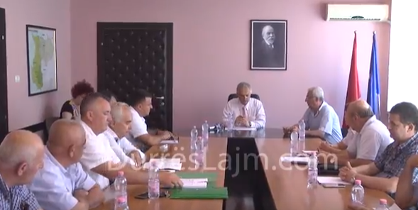 Zjarret e verës, Prefekti i Durrësit mbledh emergjencat civile (VIDEO)