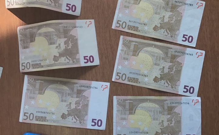 EMRAT/ Në Durrës e Tiranë me euro të falsifikuara, 3 të rinj në pranga