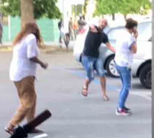 E masakrojnë me shkopinj, kaçavidë e shishe, shqiptari e shpëton nga vdekja (FOTO)