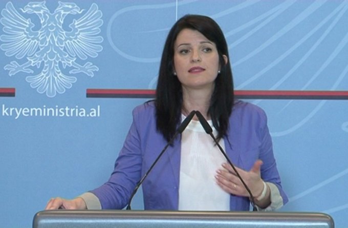 Nëpunësit mund të jenë pjesë e fushatës, pas orarit të punës!