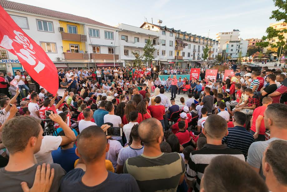 LSI takim me banorët e Shijakut (FOTO)