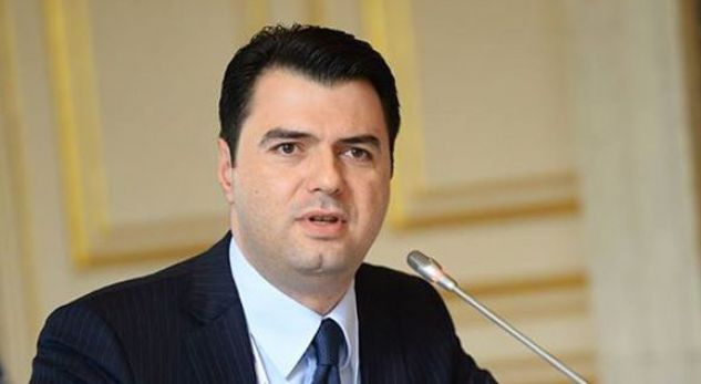 Kundërshtarët e Bashës, çadër para selisë së PD-së