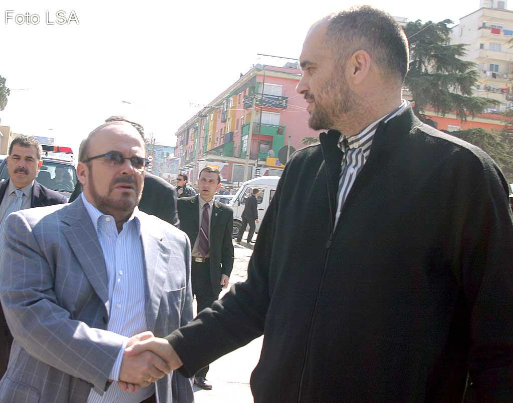 Edi Rama takim kokë më kokë në Durrës me Fatos Nanon