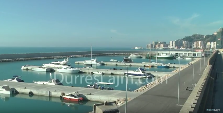 Durrës, mungon infrastruktura, turistët me jahte luksoze pa ujë e drita (VIDEO)