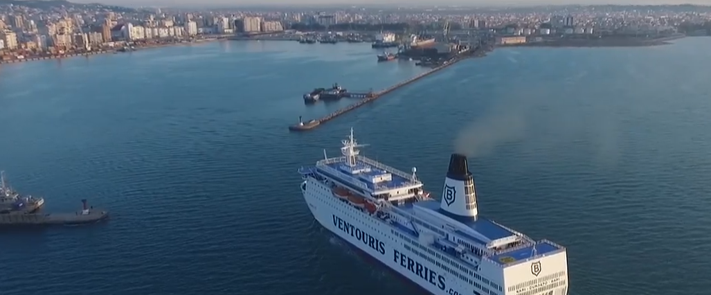 Mbrëmja super që i pret pasagjerët e anijes “RIGEL III” në portin e Durrësit