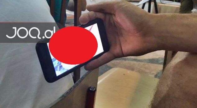 Plas porno në qendrën e numërimit të votave (FOTO +18)