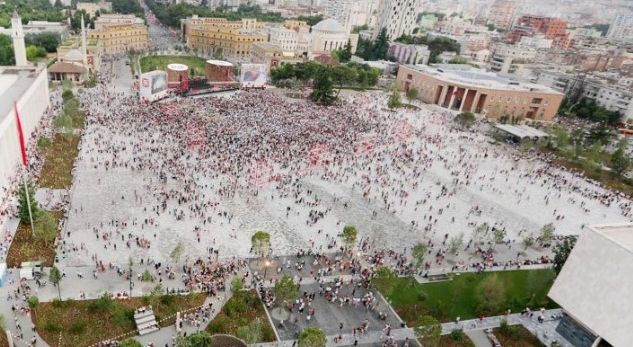 Një tjetër krizë po “mbështjell” Shqipërinë