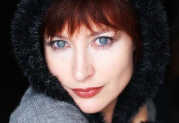 ‘Befason’ shkrimtarja shqiptare: Gëzohem kur burri im dashurohet me të tjera!