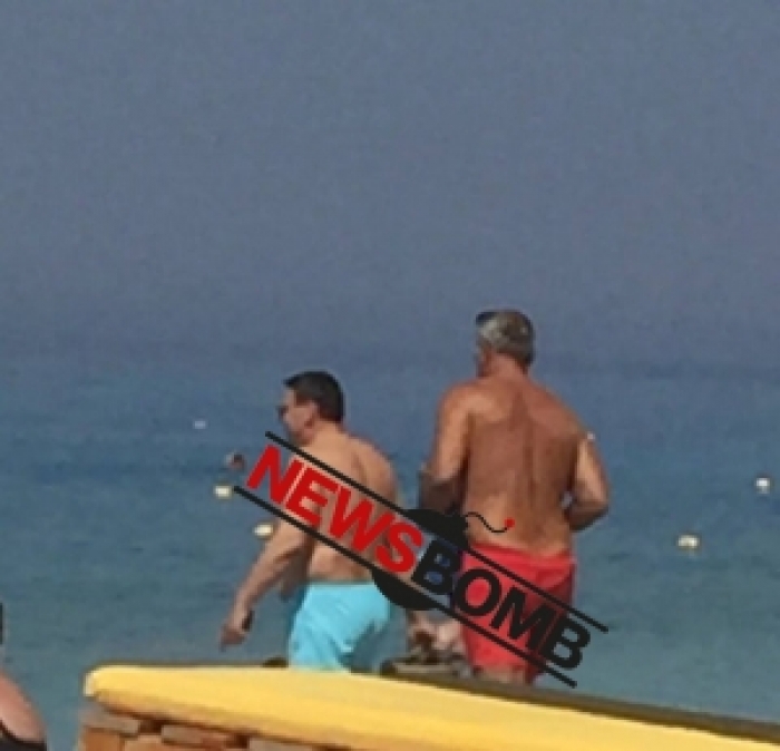 Kryepolici Çako vesh rrobe banjot dhe i hipën gomones për inspektim