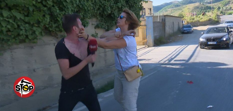 Gazetari shfryn për kolegun: E meritoi dajakun, duhej rrahur edhe në punë!