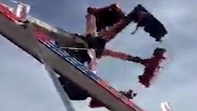 Horror në parkun e lojërave/ Shkëputet karuseli, 1 i vdekur dhe disa të plagosur (VIDEO)