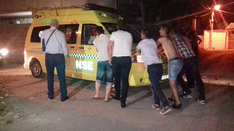 Vritet me 2 plumba mjeku në sy të djalit 16-vjeçar