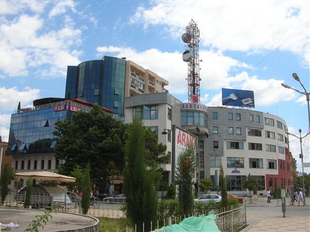 Fillon “fshesa”, nisin shkarkimet masive nga puna të anëtarëve të LSI-së