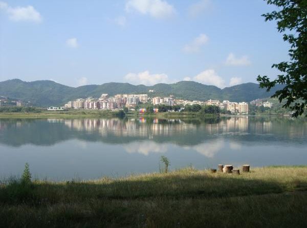 Mbytet një person në liqenin artificial