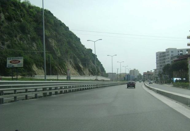 Grabitet me pistoletë karburanti te Shkëmbi i Kavajës