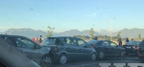 Aksident i frikshëm, përplasen 3 makina, dyshohet për 7 të plagosur