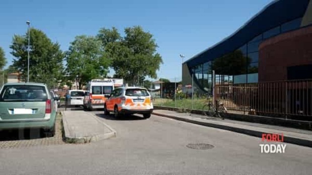 Rrëshket në pishinë, plagoset rëndë 13-vjeçari shqiptar