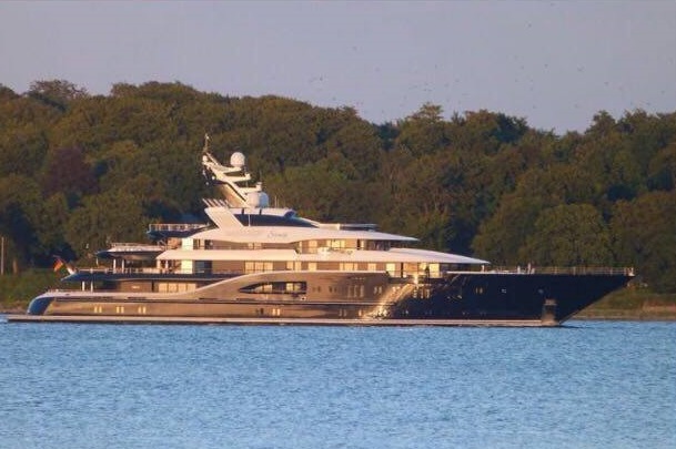 Jahti superluksoz vjen në Sarandë, zbulohet kujt miliarderi i përket