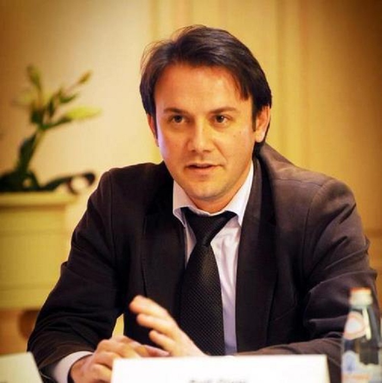 ‘Do hash plumb kokës!’! Kandidati për deputet: Si më kërcënoi pronari i restorantit