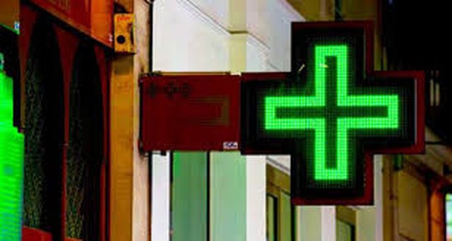 Çfarë simbolizon gjarpri në kryqin e farmacisë