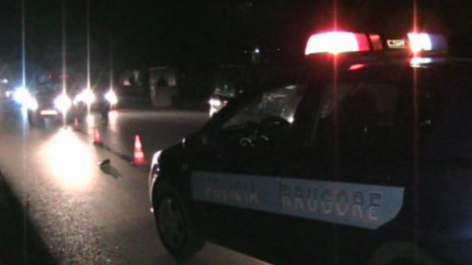 Përplaset “BMW”-ja me “Benz”-in në orën 1 të natës në Durrës