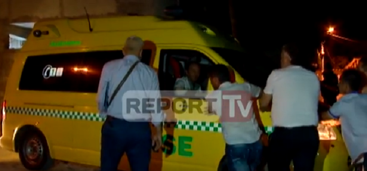 VIDEO/ Ambulanca te shtëpia e mjekut të vrarë, s&#8217;ndizet se s&#8217;ka karburant