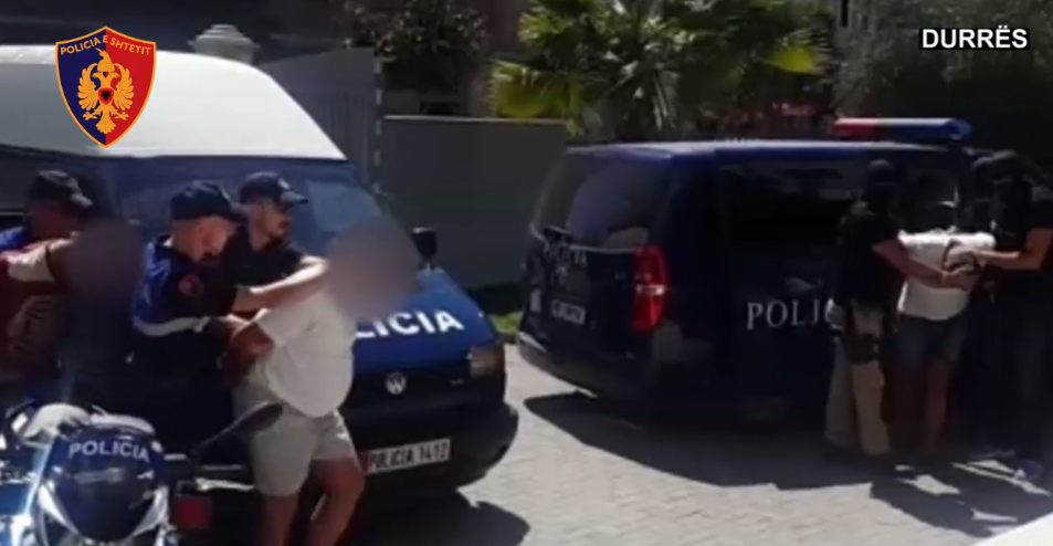 “Psikologu” zbulon si shpërndahej droga në burgun e Durrësit, 5 në pranga (VIDEO)