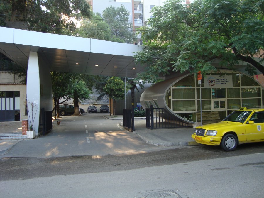 ‘Arrest me burg’ për dy ish drejtuesit e kompanisë së njohur në Shqipëri