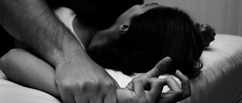 Përdhunoi nënën, 13 vite burg për shqiptarin