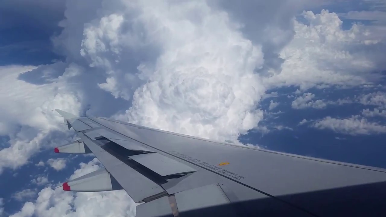 Tmerrohen pasagjerët e linjës Ankona-Tiranë, bie zjarr në bordin e avionit