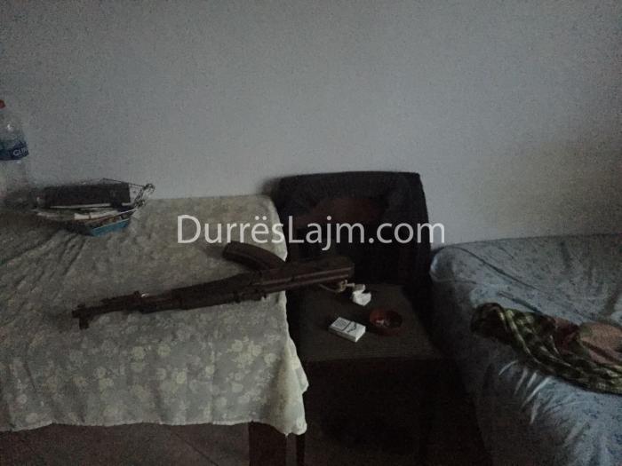 Kapet i riu me rrezikshmëri të lartë në Durrës, tentoi të vriste punëtorët e rrugës