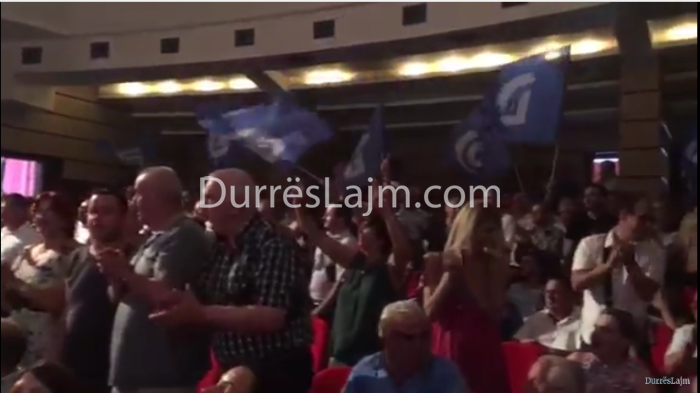 VIDEOLAJM/ Si u pritën në Durrës kritikët e Bashës