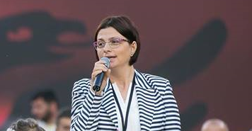 Deputetja e Durrësit: Rama do të kërkojë dorëheqjen e vet për t’u bërë…